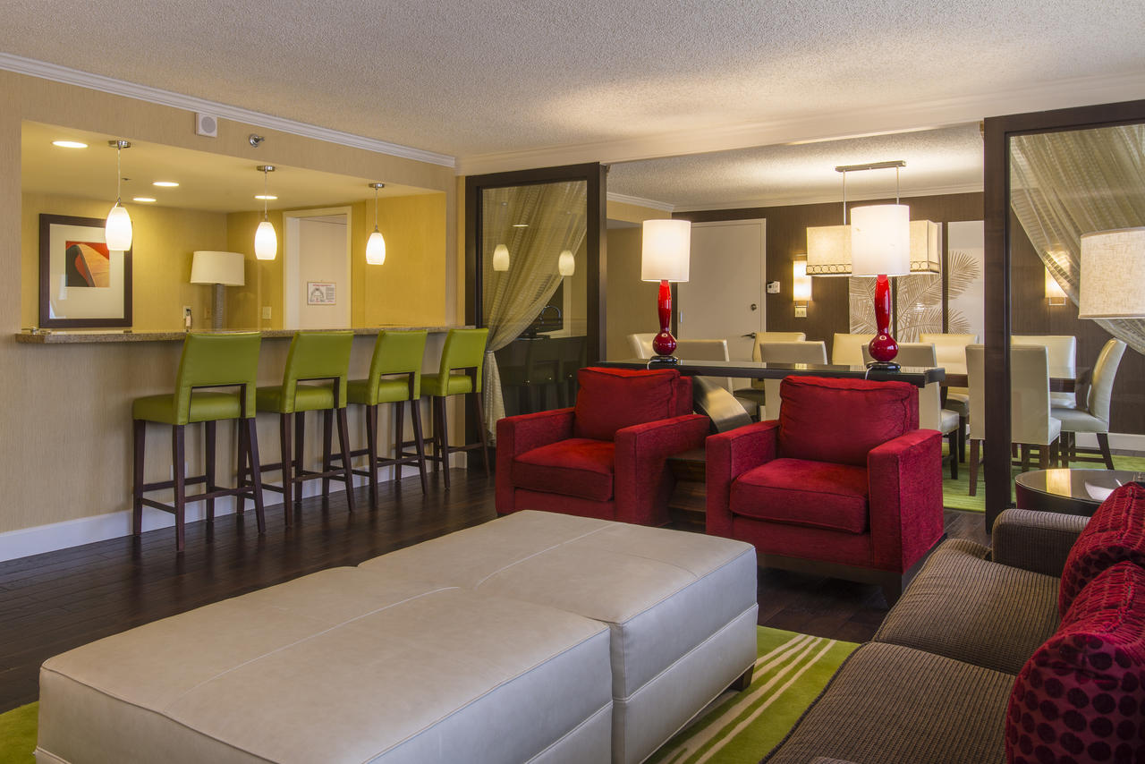 Crowne Plaza Los Angeles International Airport - thumb 40