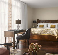 Plaza la Reina - Accommodation Denver