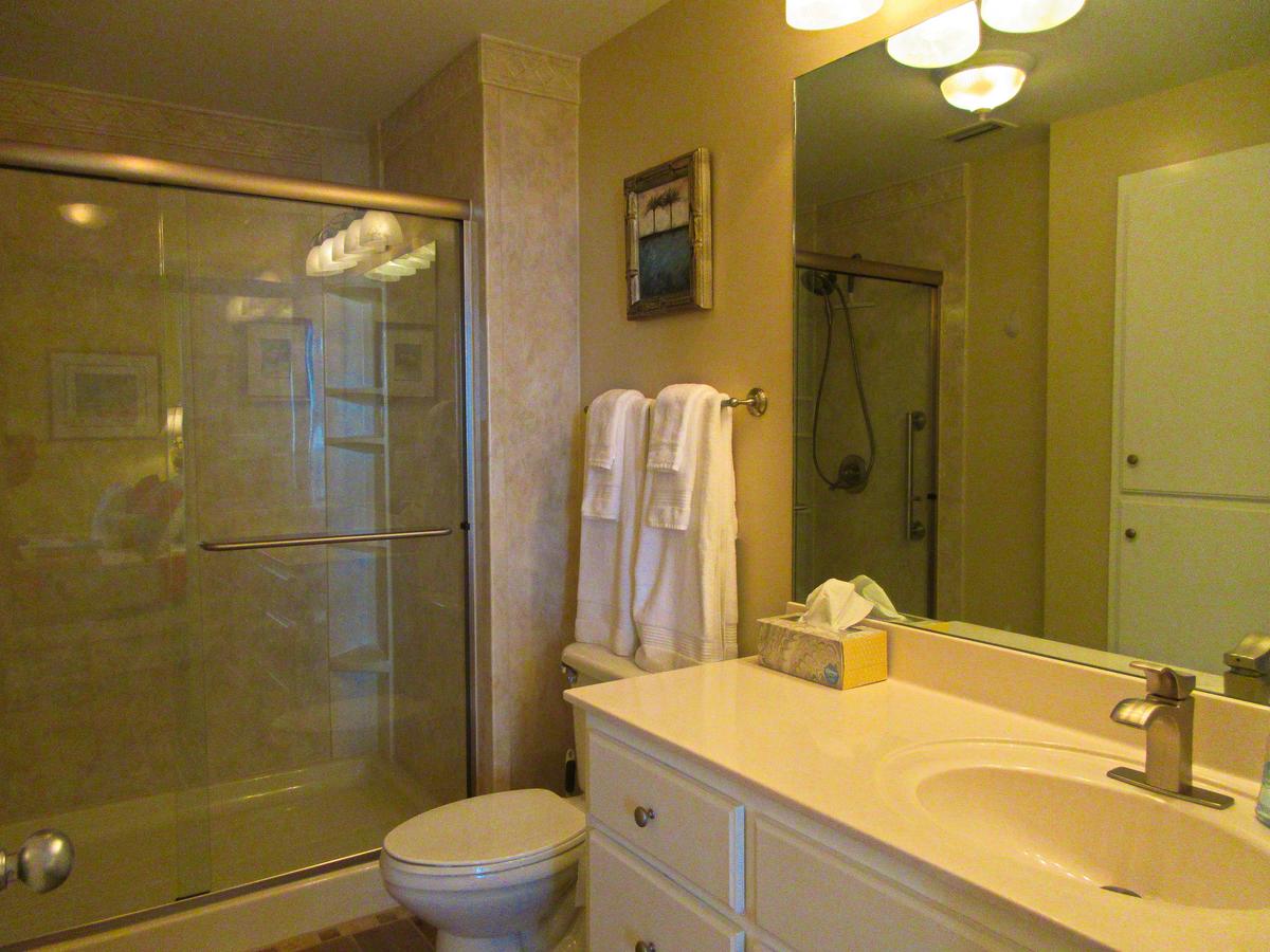 The Inn 304 - Two Bedroom Condominium - thumb 10