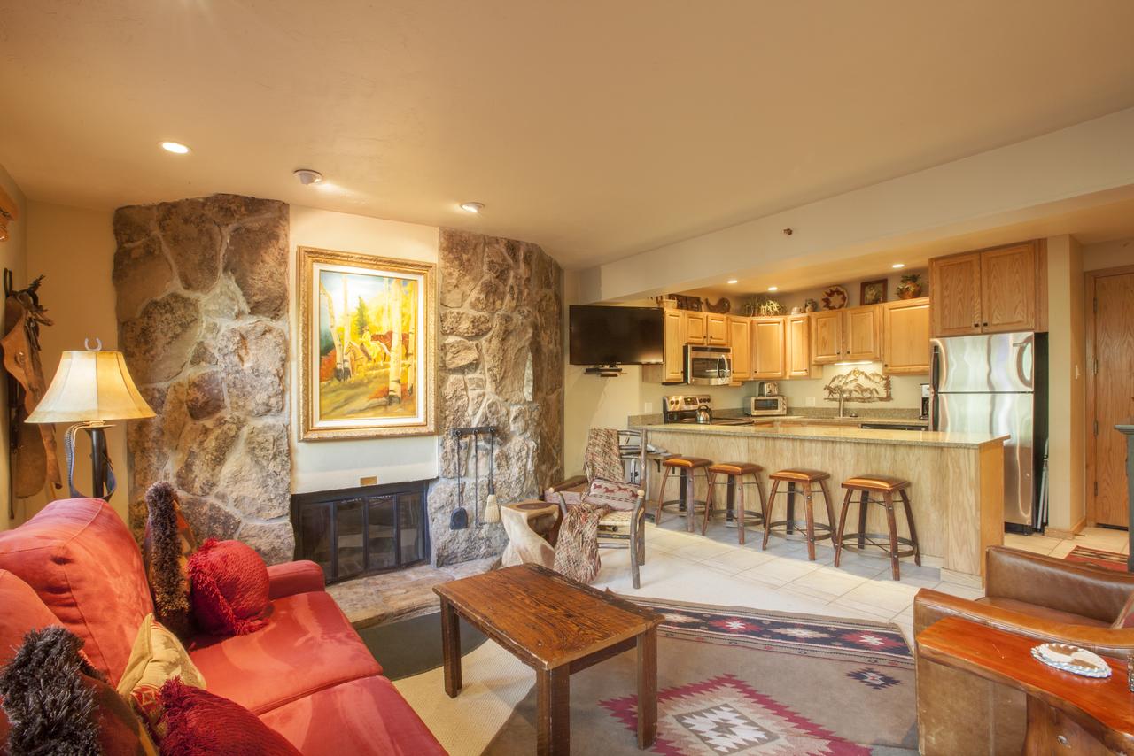 Laurelwood Condominiums, A Destination Residence - thumb 33