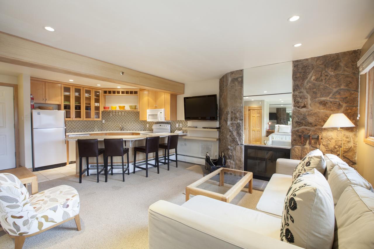Laurelwood Condominiums, A Destination Residence - thumb 25