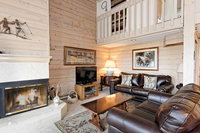 55 Upper Woodbridge Rd Unit F-4 Condo Accommodation Denver