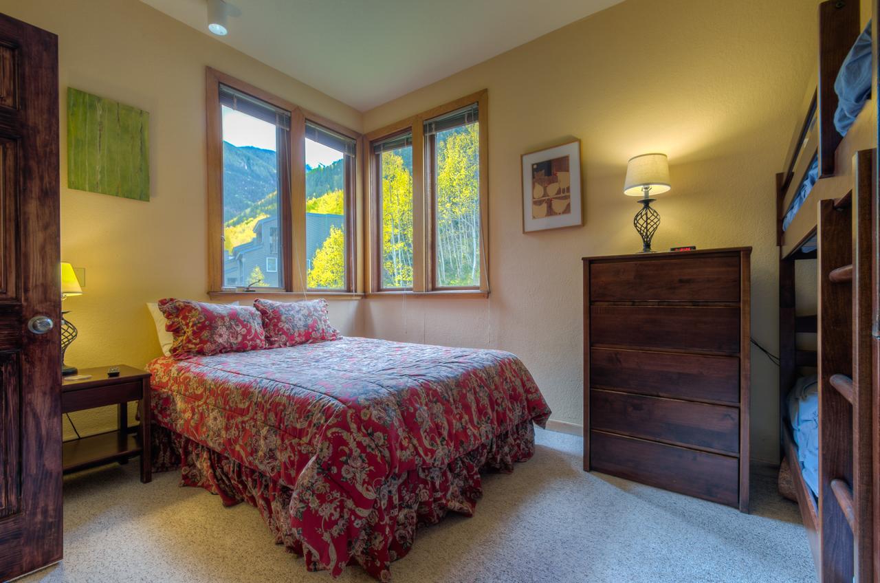 Manitou 101 Two-bedroom Apartment - thumb 9