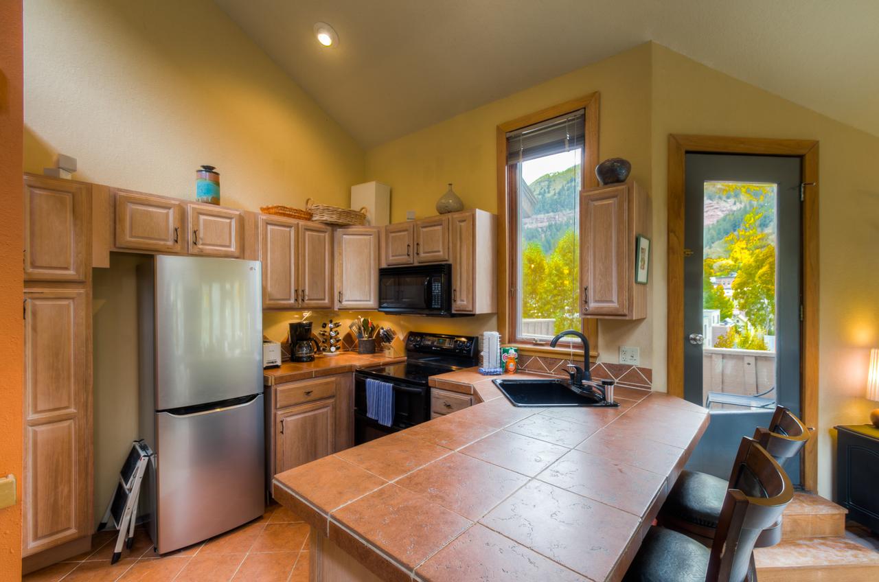 Manitou 101 Two-bedroom Apartment - thumb 7