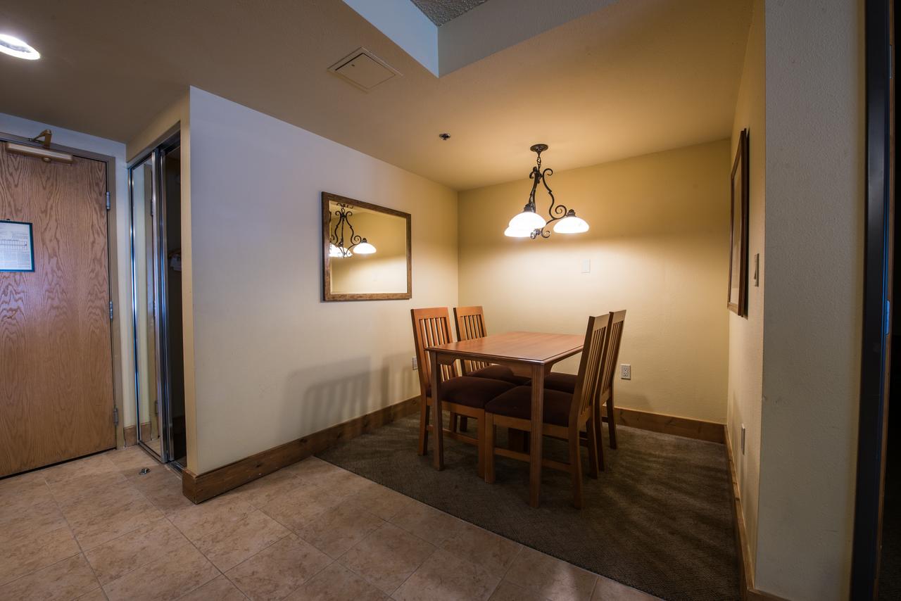 The Grand Lodge Hotel And Suites - thumb 37