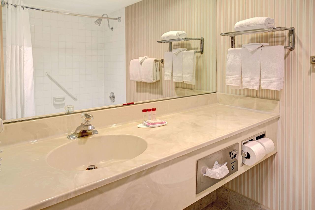 Ramada By Wyndham Englewood Hotel & Suites - thumb 5