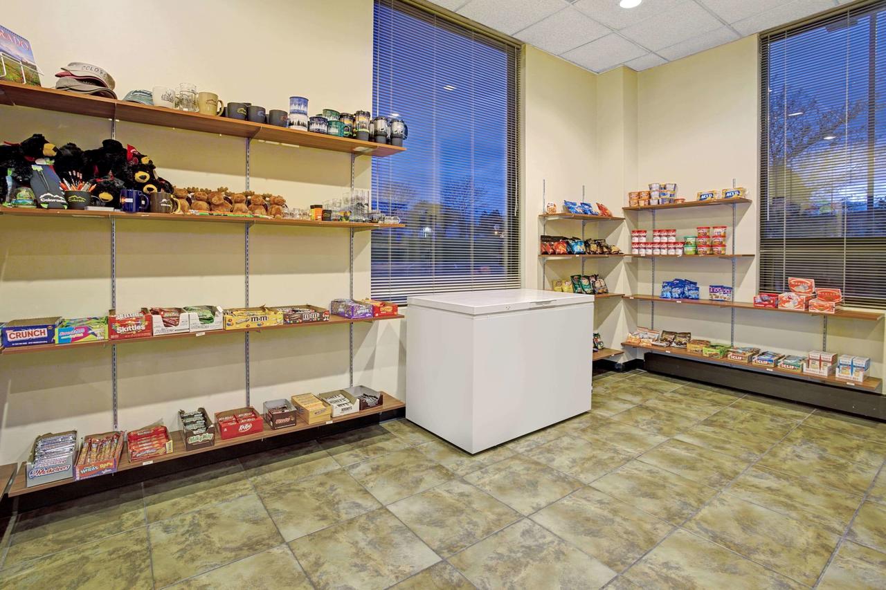 Ramada By Wyndham Englewood Hotel & Suites - thumb 9