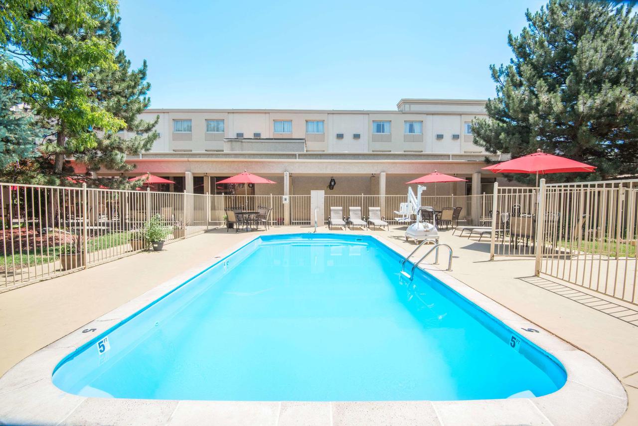 Ramada By Wyndham Denver Downtown - thumb 1