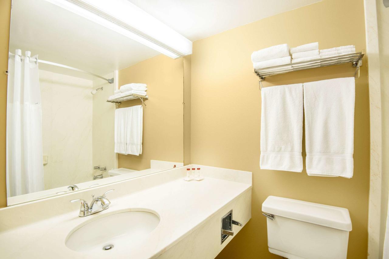 Ramada By Wyndham Denver Downtown - thumb 16