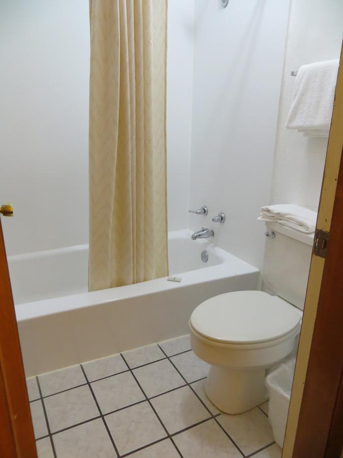 Silver Saddle Motel - thumb 37