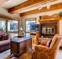 Updated 2 Br With View Of Lifts Condo - Accommodation Denver