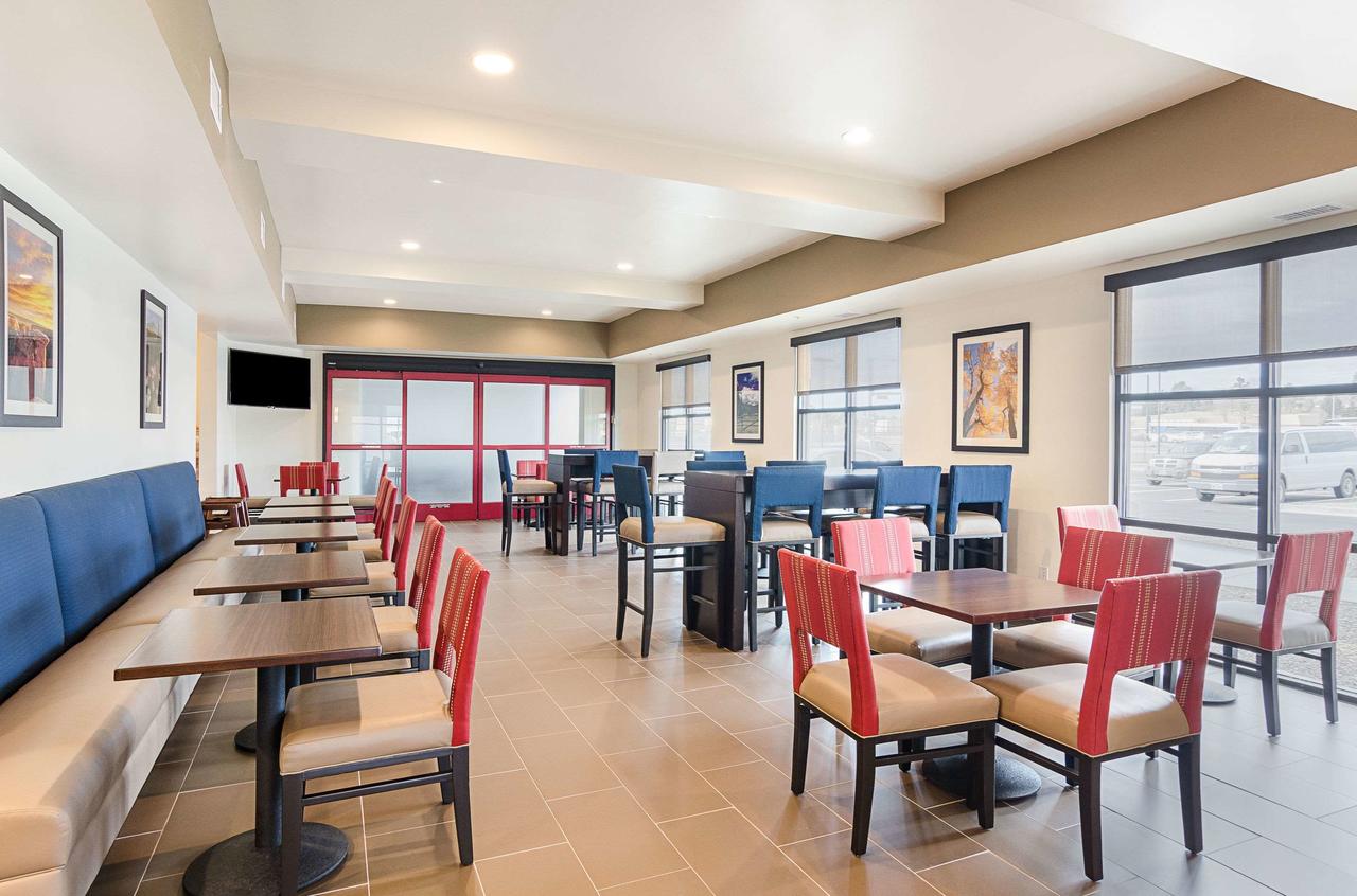 Comfort Suites Near Denver Downtown - thumb 24
