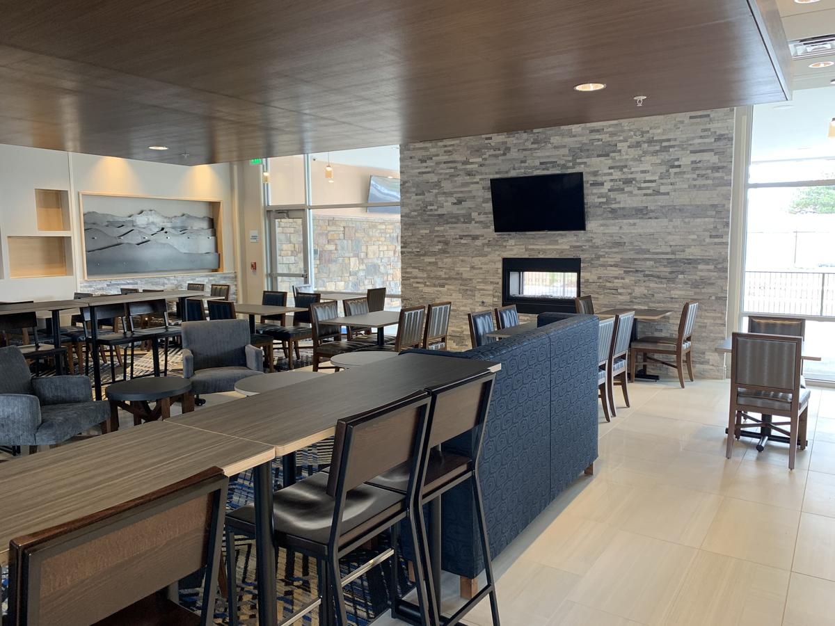 Holiday Inn Express & Suites - Aurora Medical Campus - thumb 7