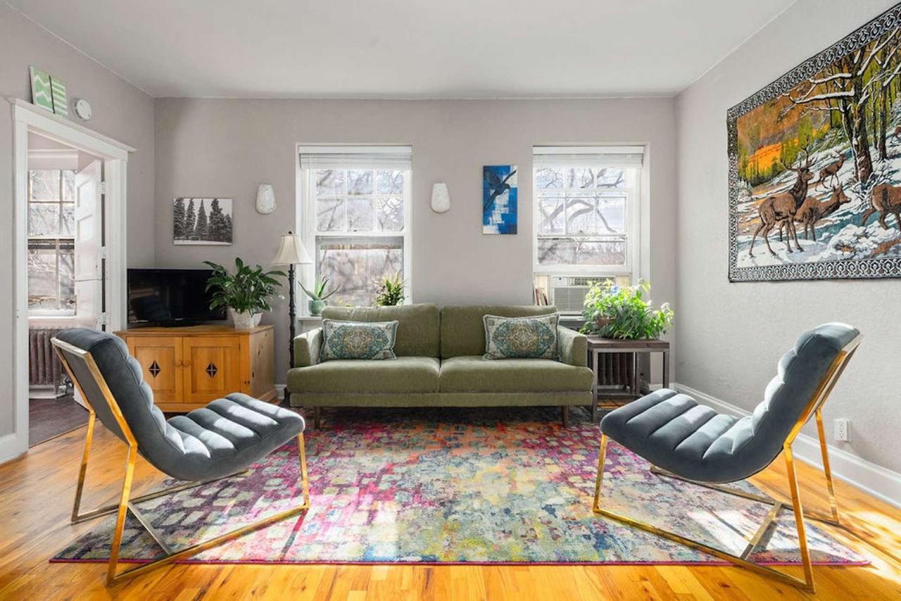 Capitol Hill Den