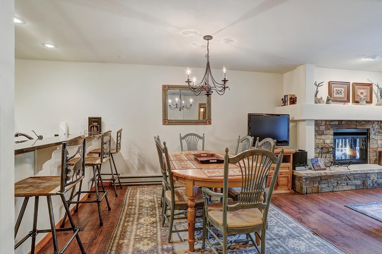 Newly Renovated 2 Bed/ 2 Bath Beaver Creek Condo Condo - thumb 4
