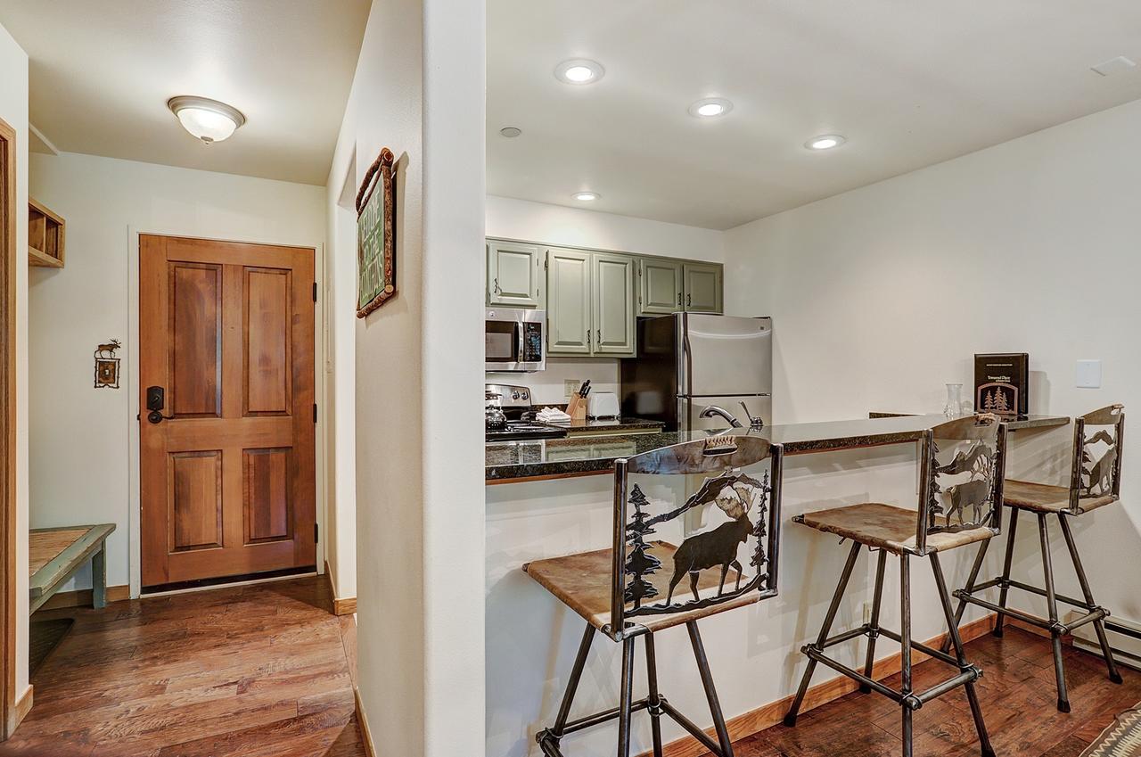 Newly Renovated 2 Bed/ 2 Bath Beaver Creek Condo Condo - thumb 17