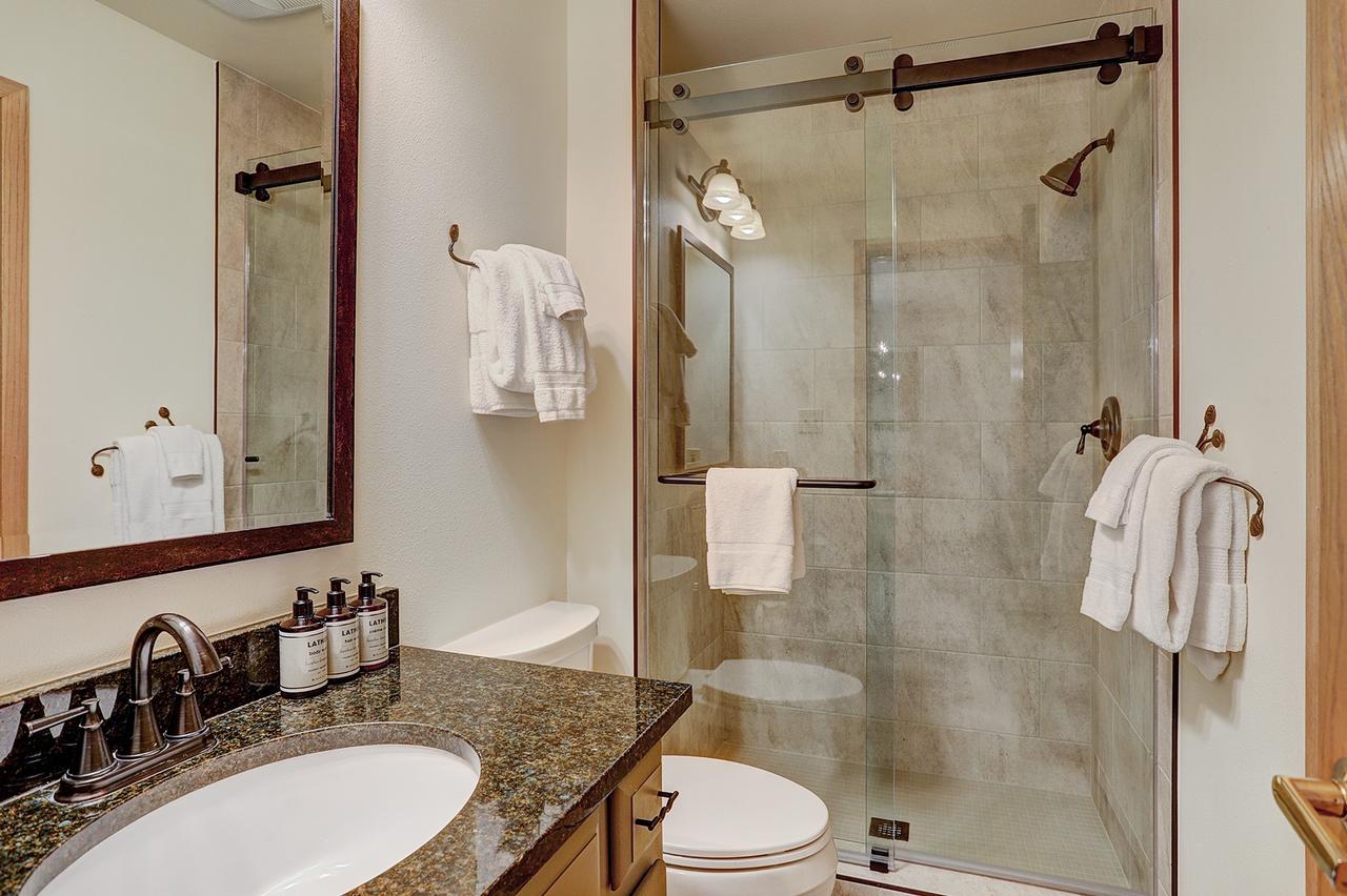 Newly Renovated 2 Bed/ 2 Bath Beaver Creek Condo Condo - thumb 15