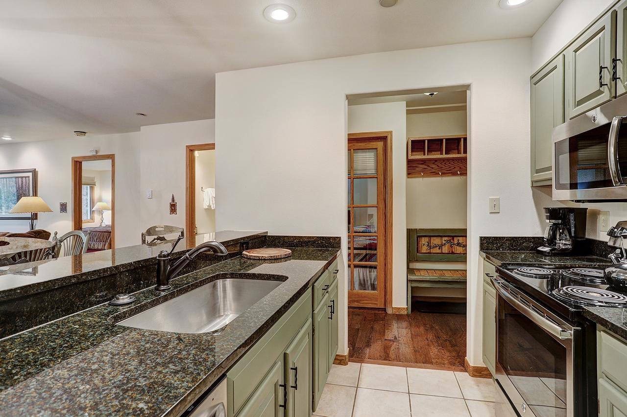 Newly Renovated 2 Bed/ 2 Bath Beaver Creek Condo Condo - thumb 24