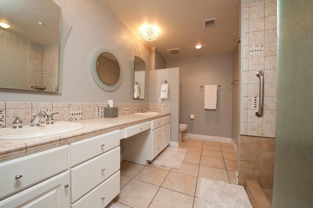 Mears House - Unit 2E - thumb 20