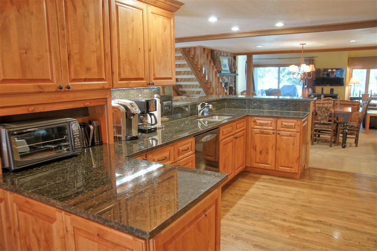 141 Willis Place (208443 - 9414) Townhouse - thumb 2