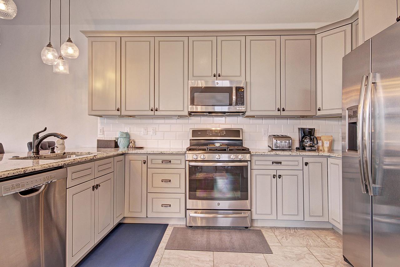 78 Alders Condo - thumb 11