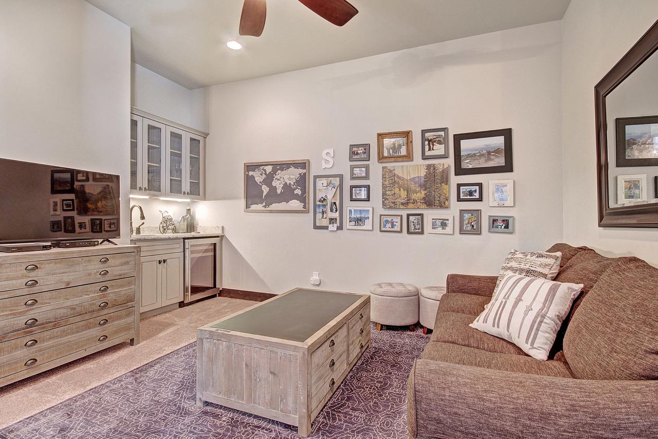 78 Alders Condo - thumb 4