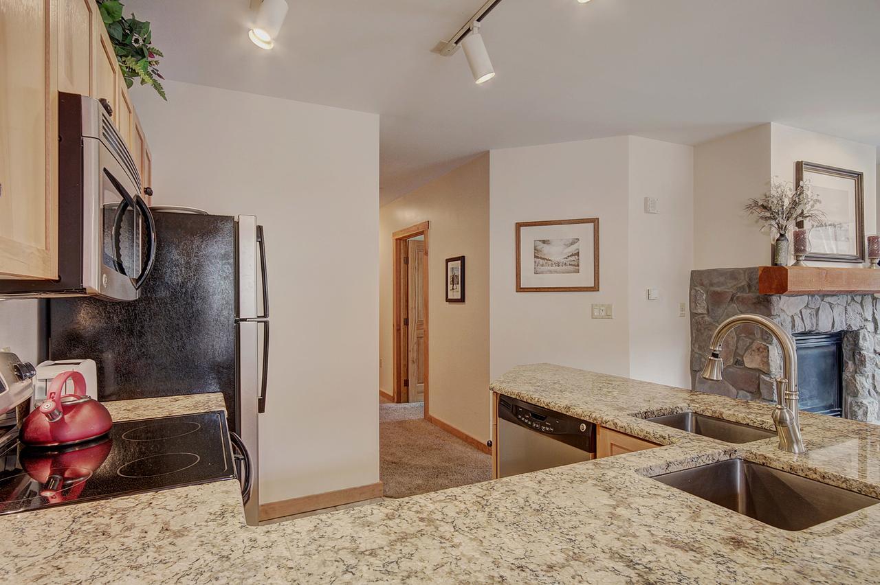 8452 Dakota Lodge Condo - thumb 7
