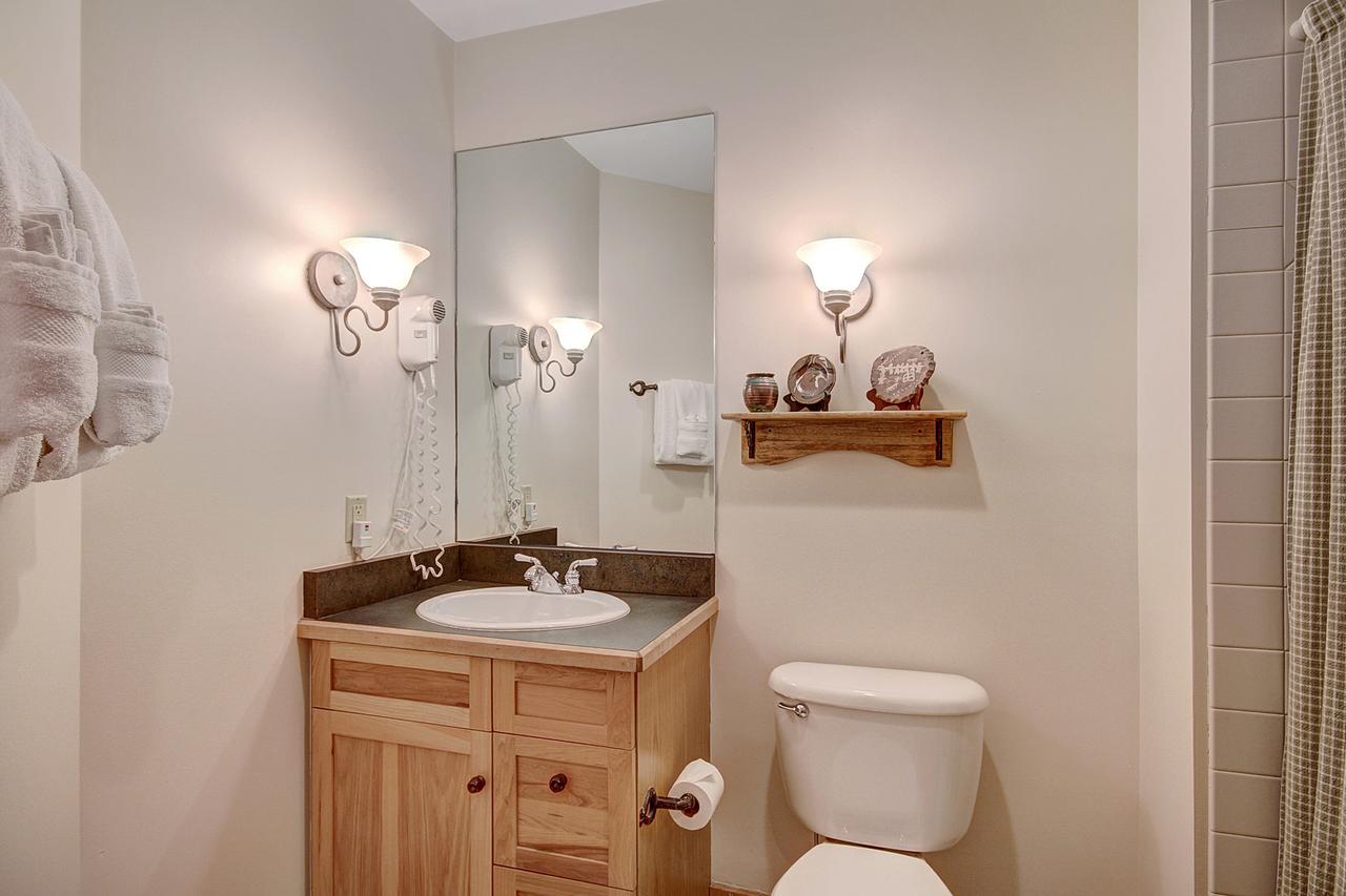 8452 Dakota Lodge Condo - thumb 18