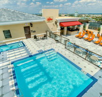 Ramada Plaza Suites Universal Studios - Accommodation Denver