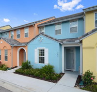 Three Bedrooms with Pool Festival 282 - Accommodation Denver