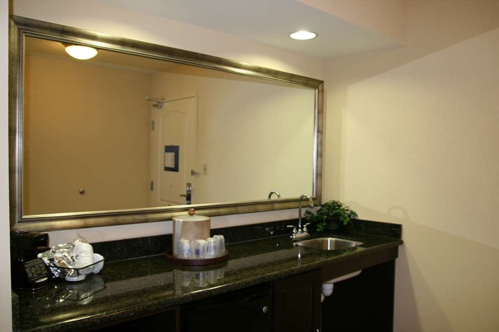 Hampton Inn Alpine - thumb 16