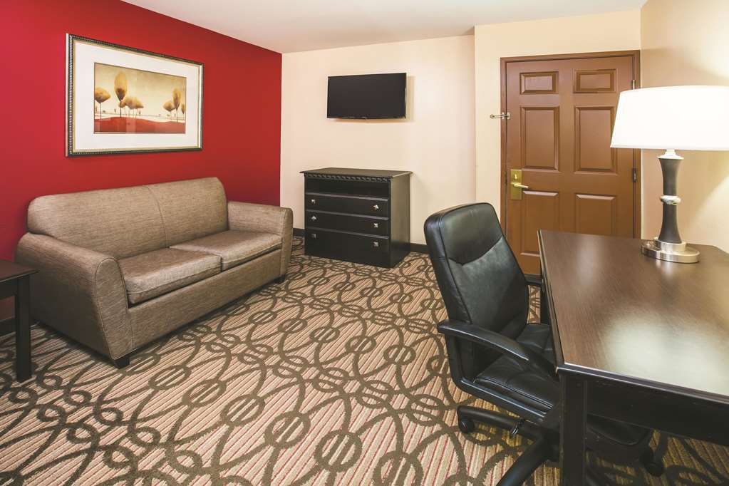 La Quinta Inn & Suites Dallas Mesquite - thumb 12