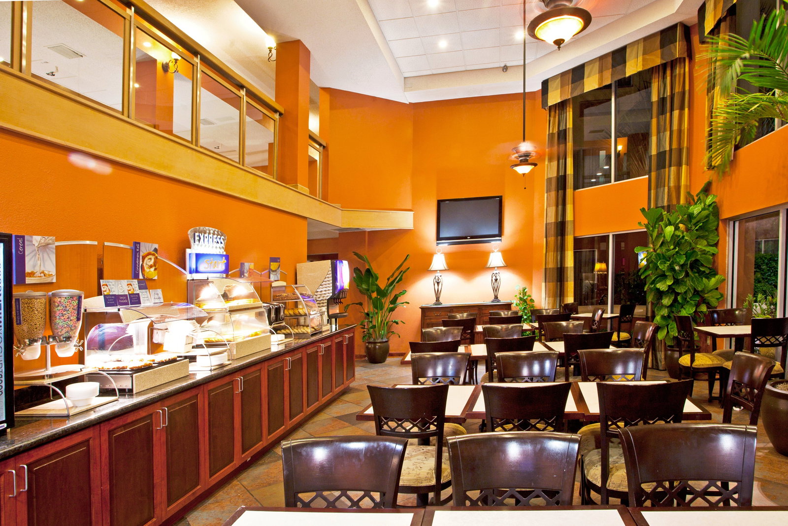 Holiday Inn Express Clearwater East - thumb 10
