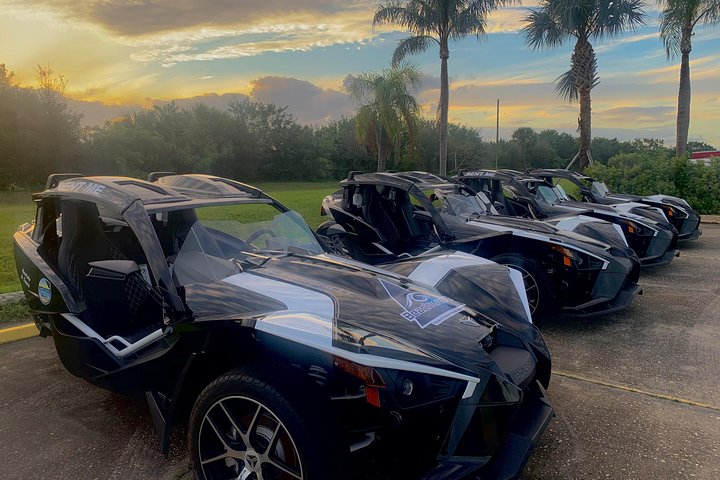 24-Hour Polaris Slingshot Deluxe Exploration Rental (for Up To 2 People) - thumb 0
