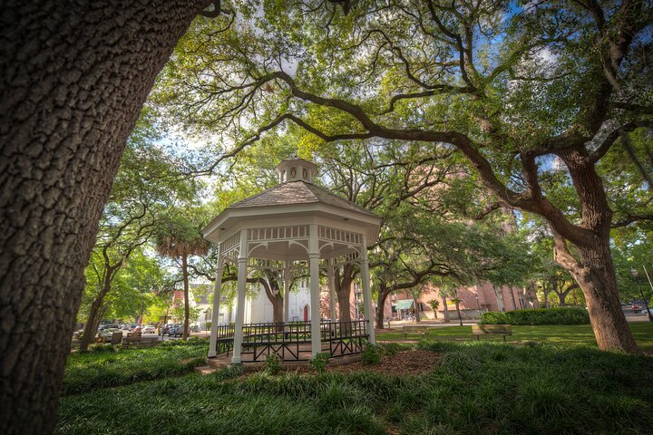 Generals And Generalities Cocktail Tour In Savannah - thumb 2