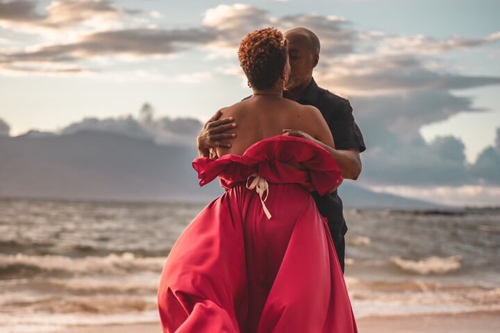 Wailea Beach Private Maui Flying Dress Photoshoot Experience - thumb 4