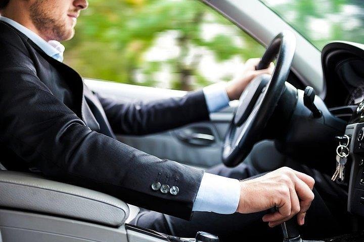 PDX - Portland Airport Transfer - Chauffeured Round Trip In A Luxury Sedan/SUV - thumb 3