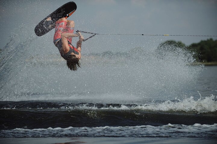 1 Half Day Waterski, Wakeboard Or Wakesurf Lesson, 2 Individual Lessons - thumb 3