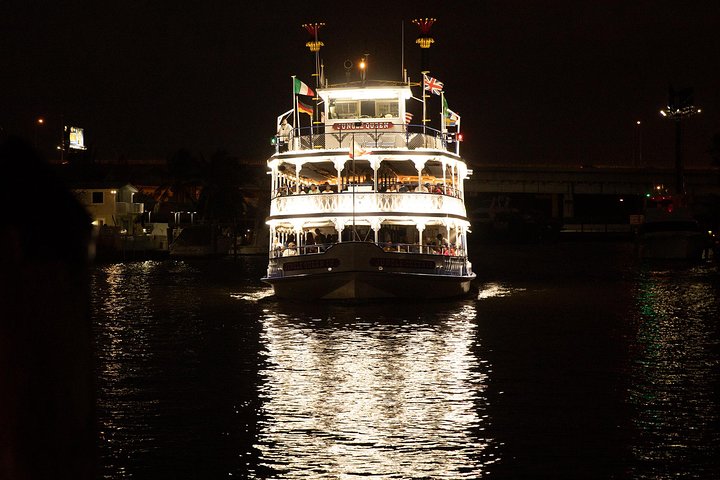 All You Can Eat BBQ Dinner and Show at Tropical Isle with Sightseeing Cruise